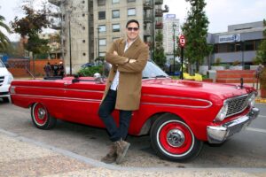 “Te paso a buscar”: Pancho Saavedra recorrerá las calles de Santiago con grandes mujeres en el nuevo espacio de Canal 13