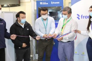 Frontel en alianza con MUNDO, inauguraron Totem de carga de celulares en el Hospital de Curanilahue