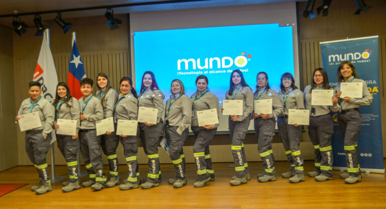 La Pintana y Cerro Navia ya tienen la primera cuadrilla de Técnicas Femeninas certificadas por MUNDO Telecomunicaciones