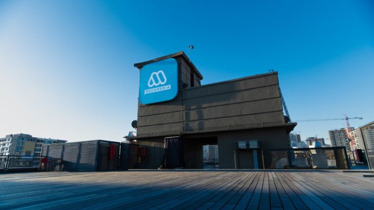 Mega nuevamente no da tregua y se convierte en el canal más visto entre abril y mayo