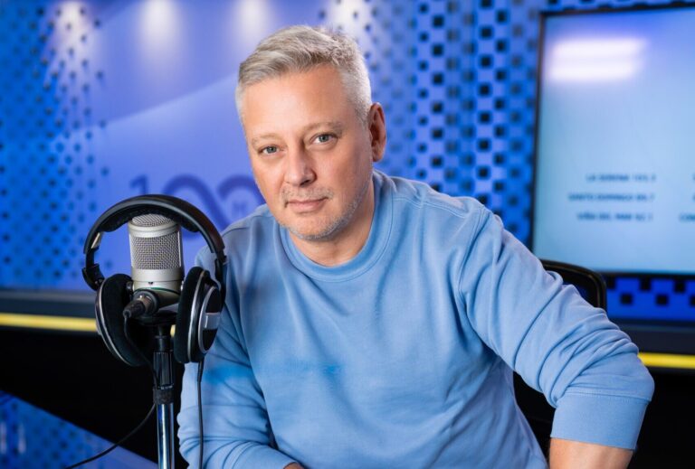 El periodista Juan Manuel Astorga fue reconocido como Figura Radial 2023