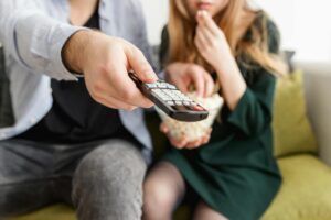 Estudio Kantar Ibope Media: El 68% de los hogares chilenos tiene contratado TV por cable