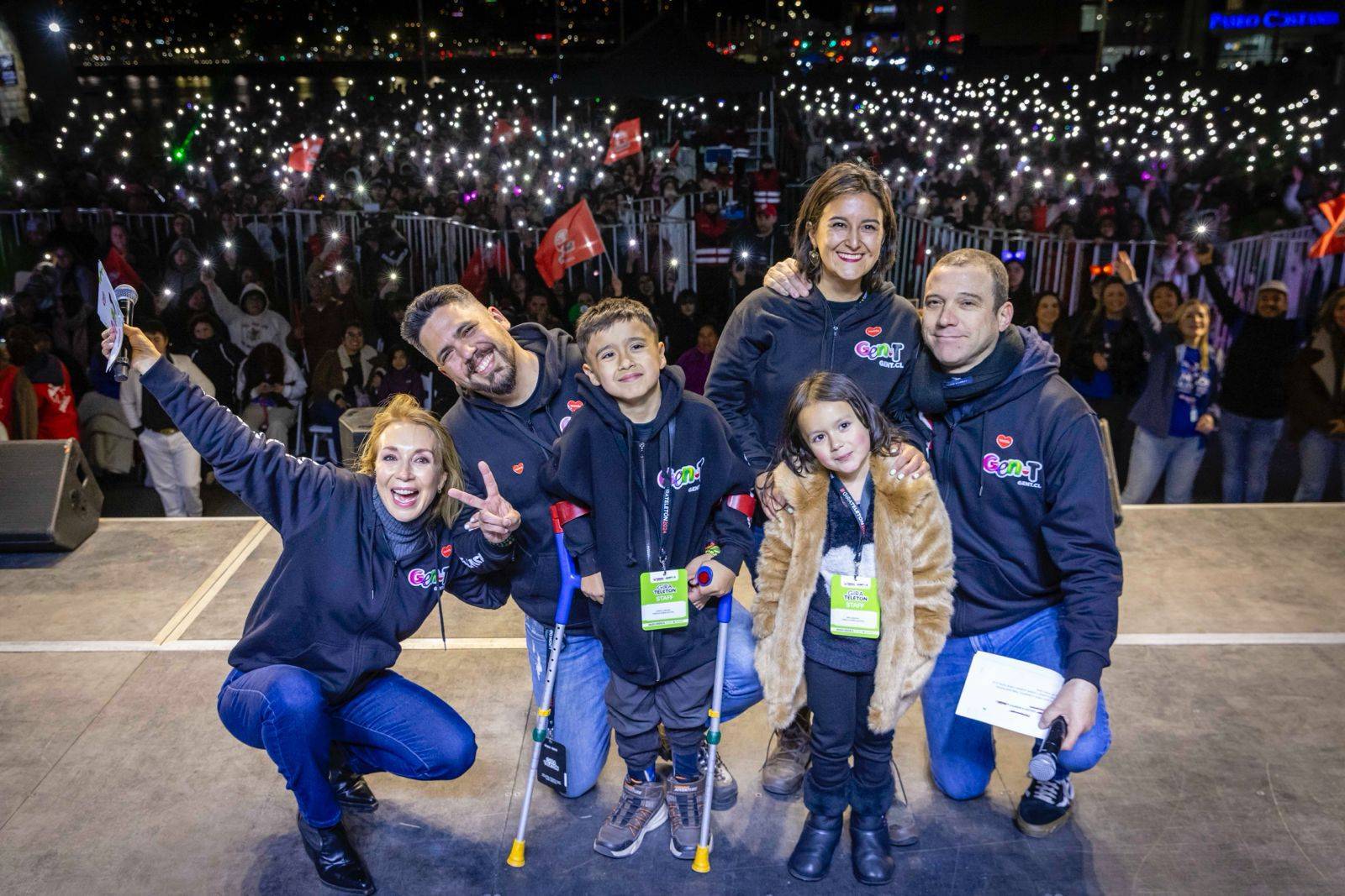 Gira Teletón 2024 culmina en Puerto Montt ante más de 12 mil personas y cierra su recorrido de norte a sur con la caravana de artistas y una emotiva historia