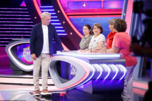 “¡Qué dice Chile!”: Un grupo de amigas practicó todo el verano en su casa para intentar llevarse los $10 millones