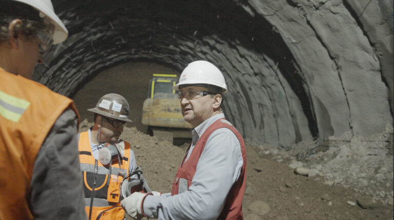 Vida sustentable, inspiradores emprendedores, grandes construcciones y cuidado del medio ambiente: Conoce los estrenos de abril en 13C