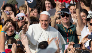 Canal 13 tendrá una programación especial tras la muerte del Papa Francisco