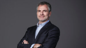 Luego de 6 años, Álvaro Rudolphy regresa a Mega y se integrará a la próxima producción vespertina