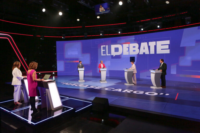 El debate oficialista de primarias organizado por TVN alcanzó más de 1.4 millones de espectadores