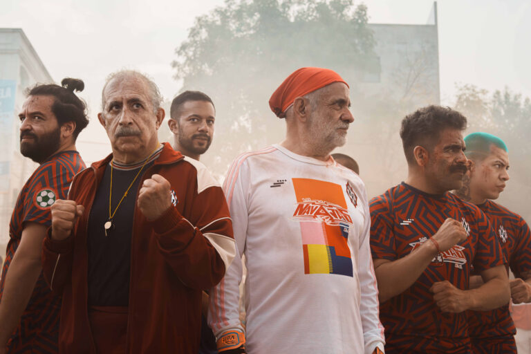 Universal+ estrena “90 Minutos”, serie que trata las pasiones y los valores que despierta el fútbol