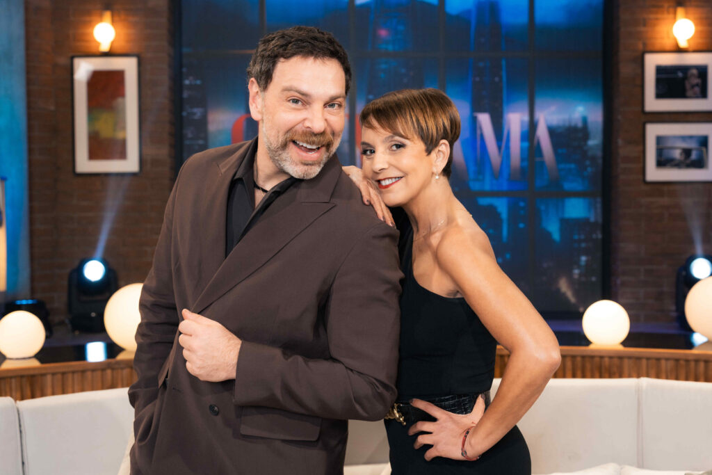 Mega apuesta por conversación y juegos entre amigos para las noches del sábado