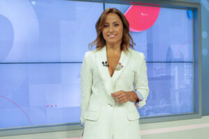 “Es una decisión difícil, porque he sido muy feliz en TVN”: Constanza Santa María deja el canal público luego de cuatro años