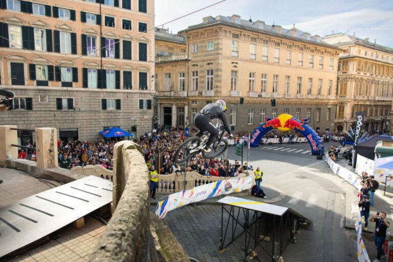 Red Bull Génova Cerro Abajo: la adrenalina urbana regresa a Europa por TNT Sports y HBO Max