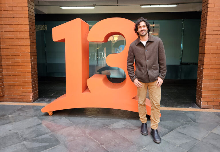 “Mi boda es una trampa”, es el título de la primera mininovela de Canal 13 y tendrá de regreso a Matías Assler al mundo de la ficción