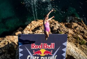 Red Bull Cliff Diving por TNT SPORTS: La emoción de los clavados en directo desde Boston