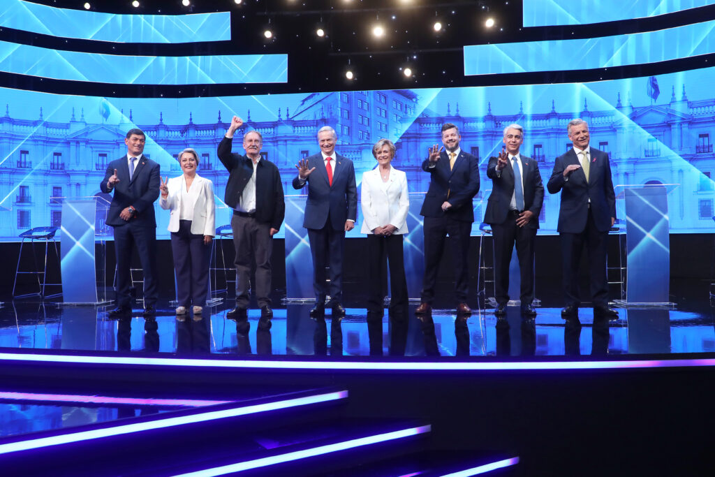 Así fue el debate presidencial exclusivo de Canal 13 que tuvo cara a cara a los ocho candidatos a La Moneda: Lideró con un peak de más de 900 mil personas