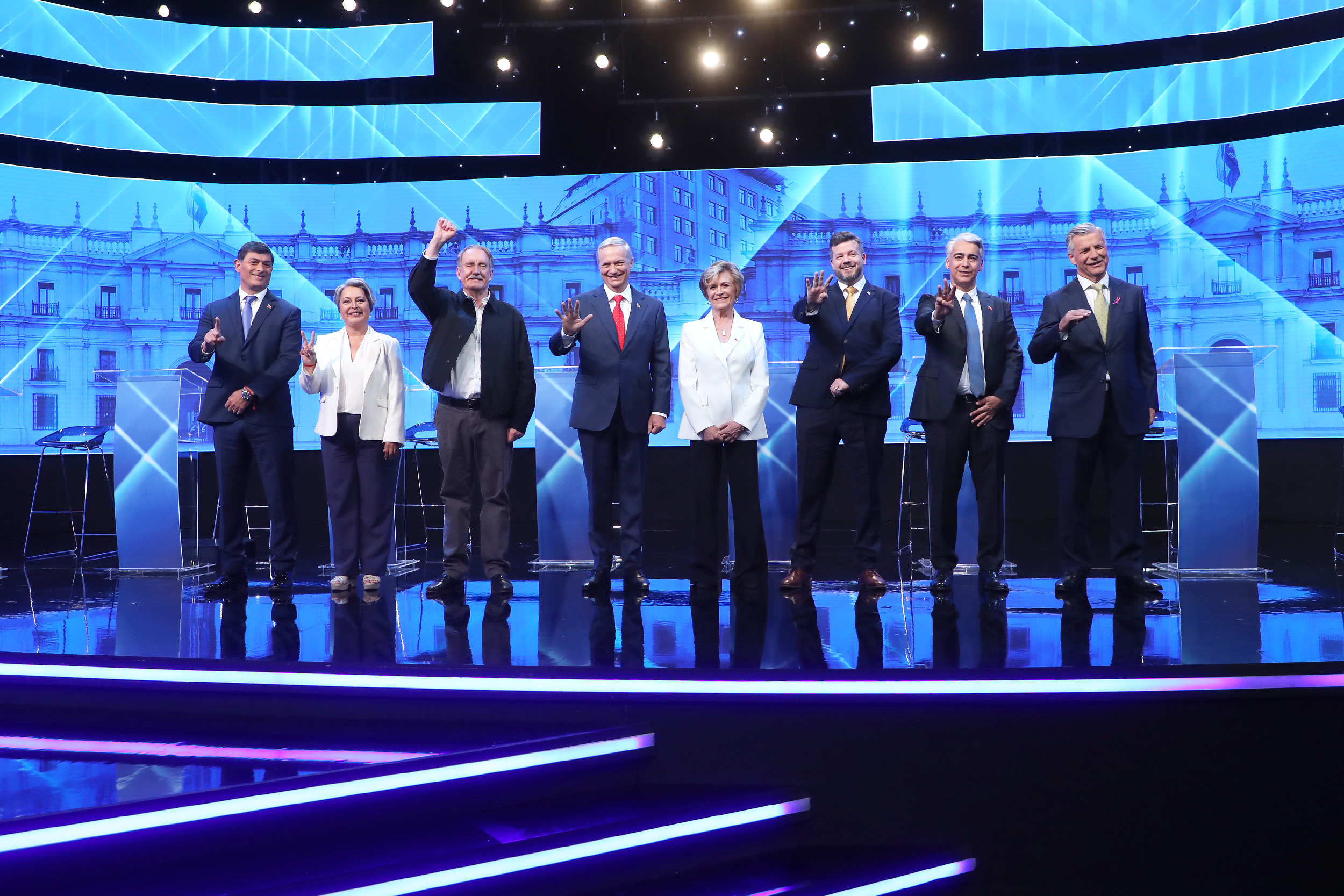 Así fue el debate presidencial exclusivo de Canal 13 que tuvo cara a cara a los ocho candidatos a La Moneda: Lideró con un peak de más de 900 personas