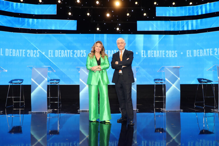 El debate presidencial de Canal 13 logra consolidarse en audiencia, alcanzando más de 2 millones de personas