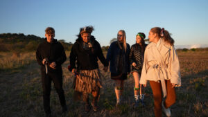 Nado extremo con tiburones, costas paradisíacas y los desafíos de la basura: Mega tendrá un fin de semana de aventuras y sostenibilidad