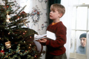 “Mi Pobre Angelito” vuelve a ser el favorito de los hogares chilenos en esta Nochebuena: Llegó un peak de más de 500 mil personas