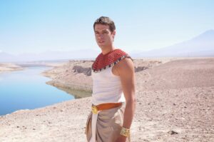 El bebé que interpreta a Moisés es chileno: El gran éxito que tuvo el reestreno de “Moisés y los 10 mandamientos”