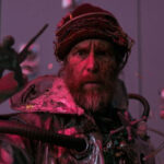 Llega “Buena suerte, diviértete, no mueras”, la sátira futurista de la que todos están hablando