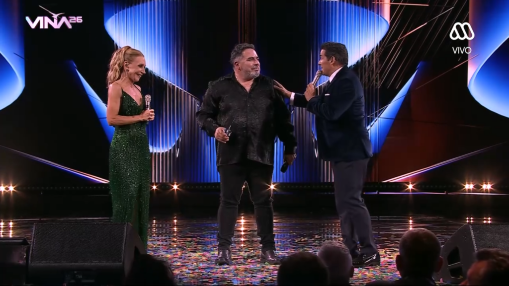 Viña 2026: La rutina de Rodrigo Villegas logró hacer reír al público y liderando en rating