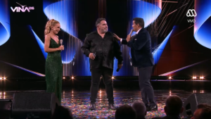 Viña 2026: La rutina de Rodrigo Villegas logró hacer reír al público y liderando en rating