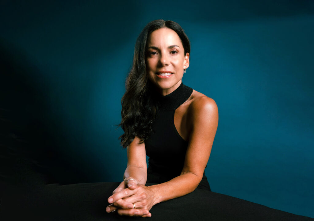 Radio 13C fortalece su parrilla programática con la llegada de Catalina Edwards