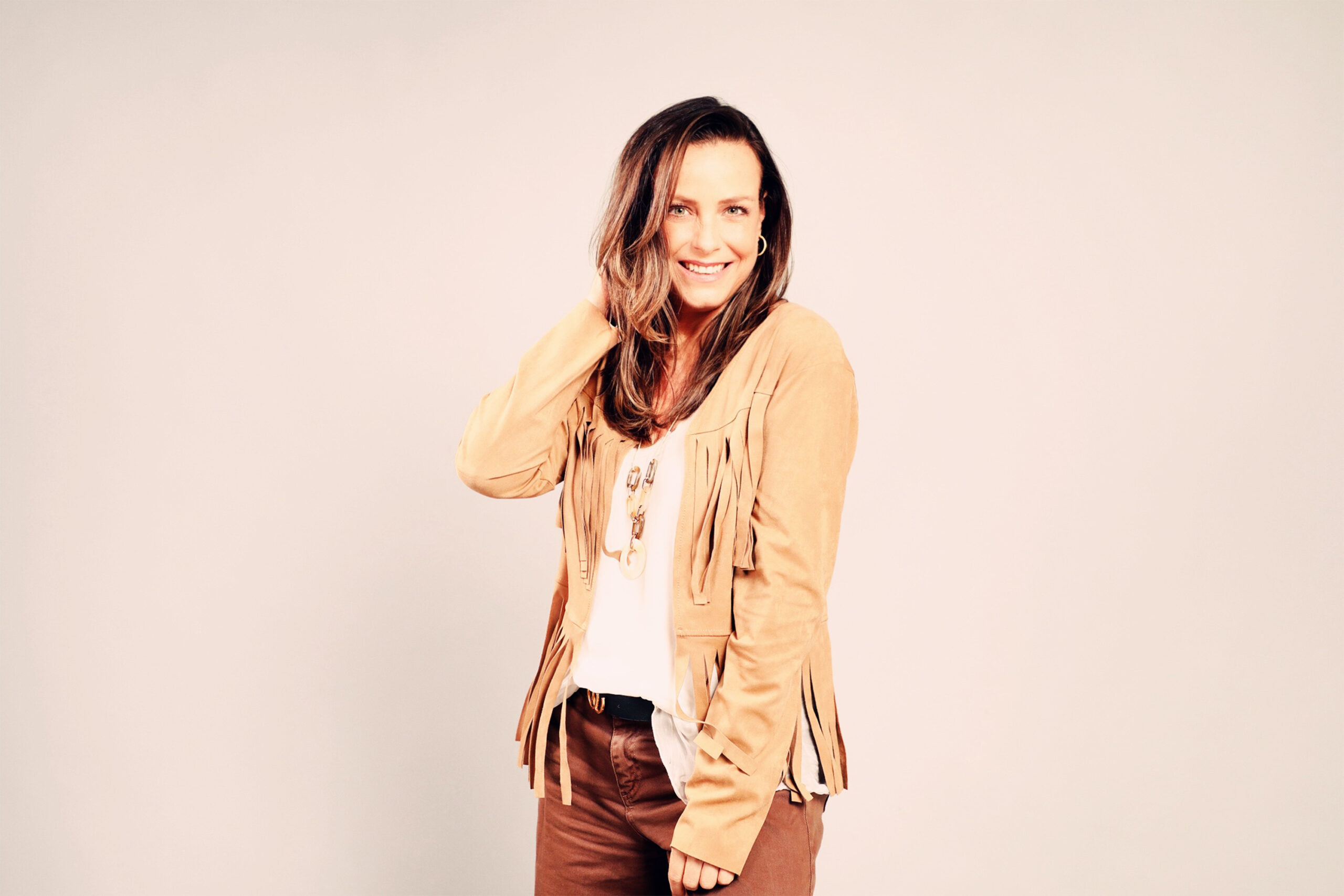 “Mientras estuve con cáncer dije ‘si sobrevivo a esta enfermedad, yo tengo que volver a actuar’”: Claudia Conserva regresa a Canal 13 para actuar en la próxima ficción vertical