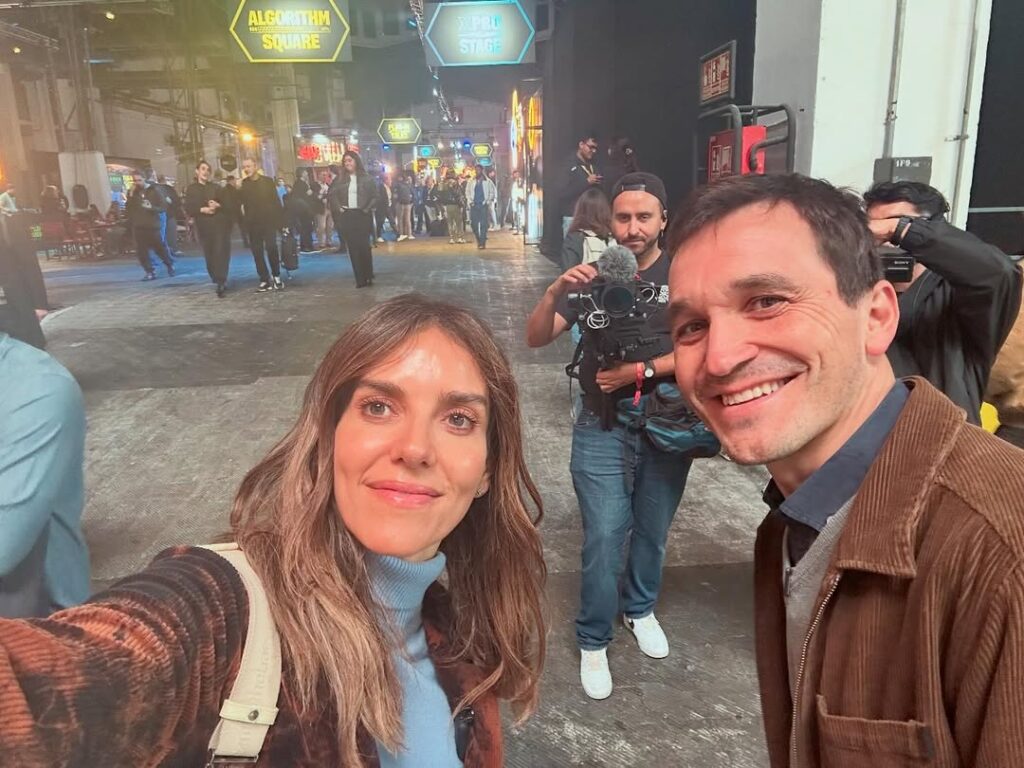 María Luisa Godoy y Andrés Vial se unen en programa que viaja hasta Barcelona para mostrar la experiencia de emprendedores chilenos