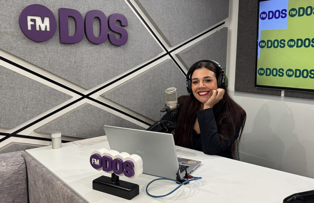 Coni Fueyo se une a las filas de FMDOS para liderar el renovado espacio “Voy Contigo”